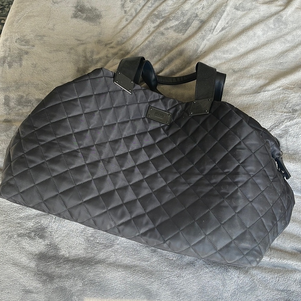 Black puffer weekender bag